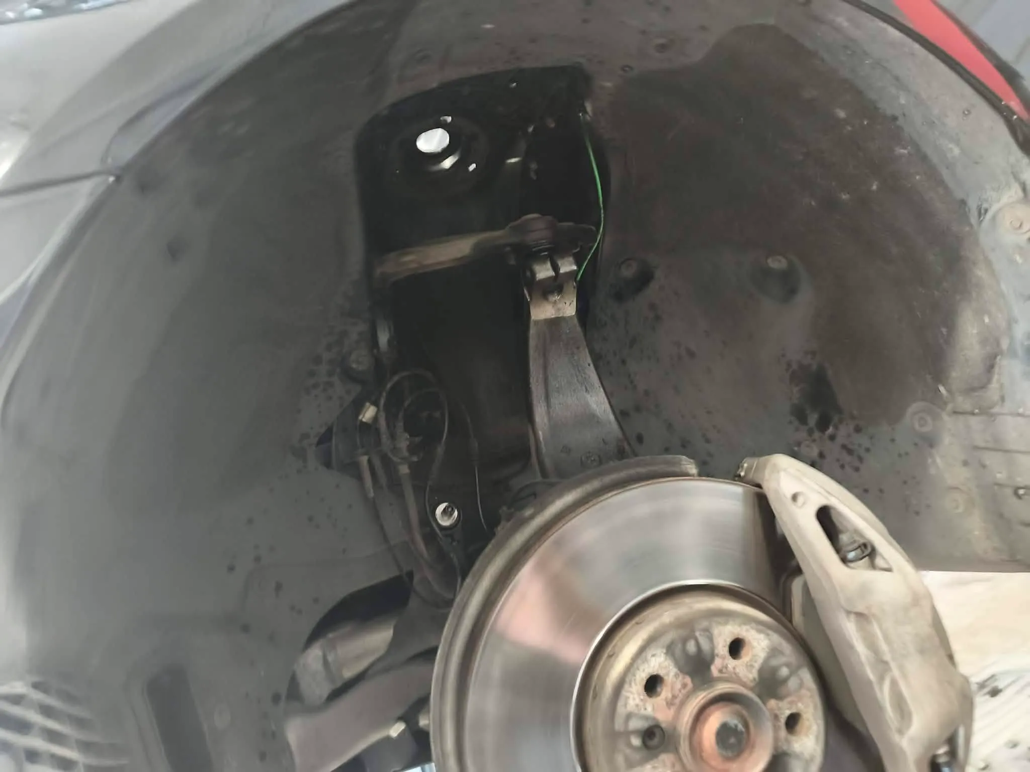 Autoservis Levice - Špeciálne náradie a technika